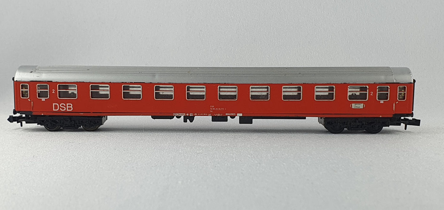 Minitrix 51 3140 00 DSB Personenwagen 2. Kl. (DP436)