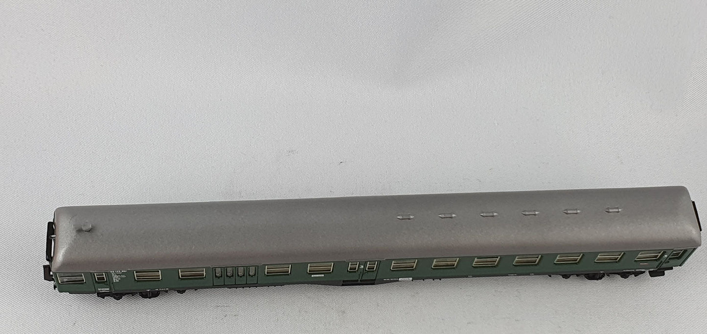 Arnold 3272 DB Mitteleinstiegs-Steuerwagen 3. Kl mit Schlusslicht OVP (DP383)