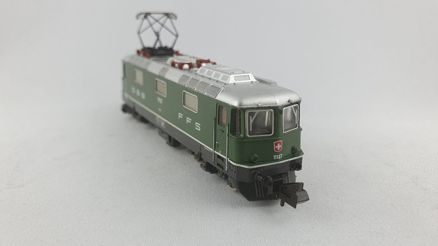 Minitrix 51 2171 00 SBB Re 4/4 mit 1 Pantograph OVP EMS E-Lok (WL7)