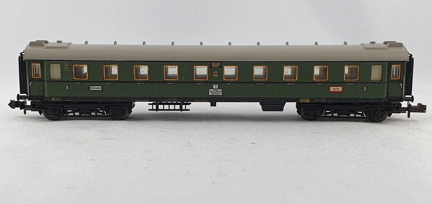 Minitrix 51 1026 00 DRG Schnellzugwagen 3. Kl. (CWP17)