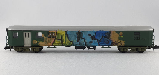 Arnold 3750 SBB Gepäckwagen mit Postabteil und Grafitti (DP429)