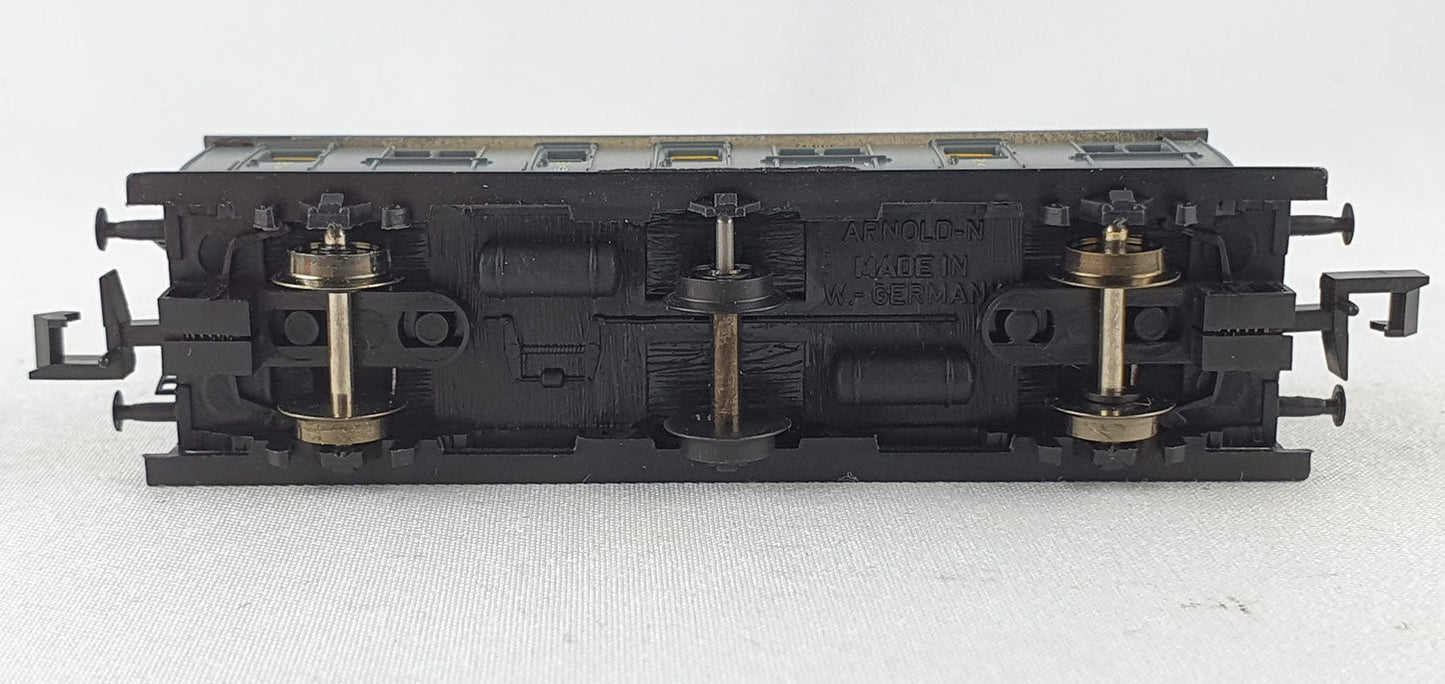 Arnold 3042 KPEV Abteilwagen 4. Kl. mit BrH grau 3-achsig OVP (DP360)