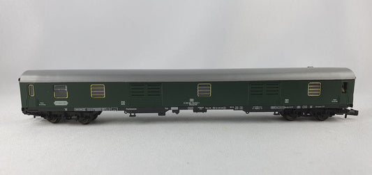 Fleischmann 8100 DB Gepäckwagen grün mit Beleuchtung (DP276)