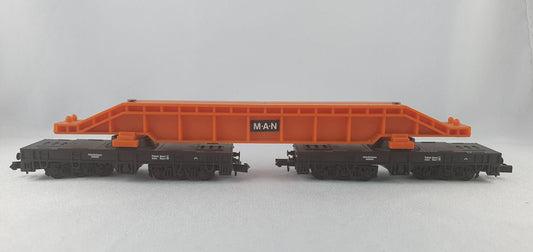 Arnold 4931 DB Schwerlastenwagen mit Brückenpfeiler MAN orange (DG663)