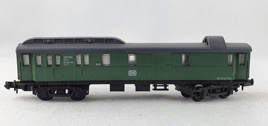 Fleischmann 8636K DB Gepäckwagen mit Postabteil (DP521)