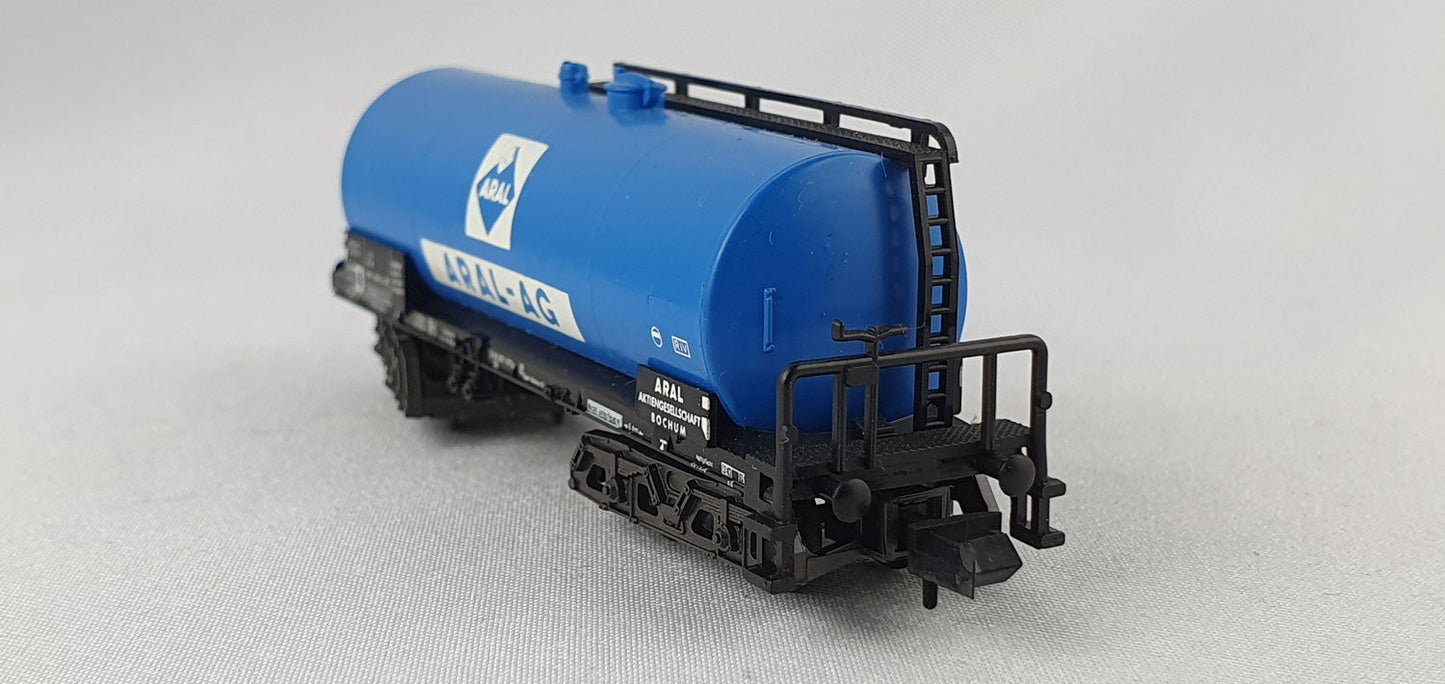 Minitrix 51 3553 00 DB tank car "ARAL" 4-axle orig. (DG336)