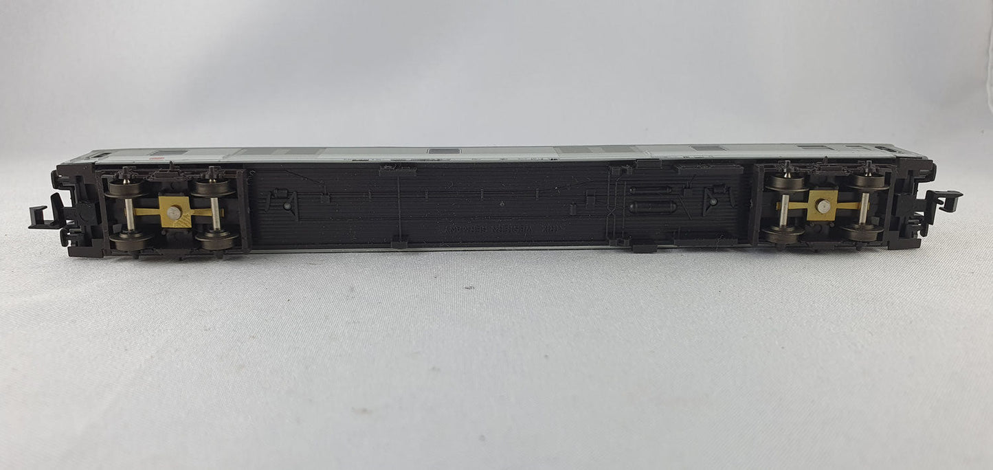 Minitrix 13352 DB Gepäckwagen grau/hellgrau mit Licht (DP567)