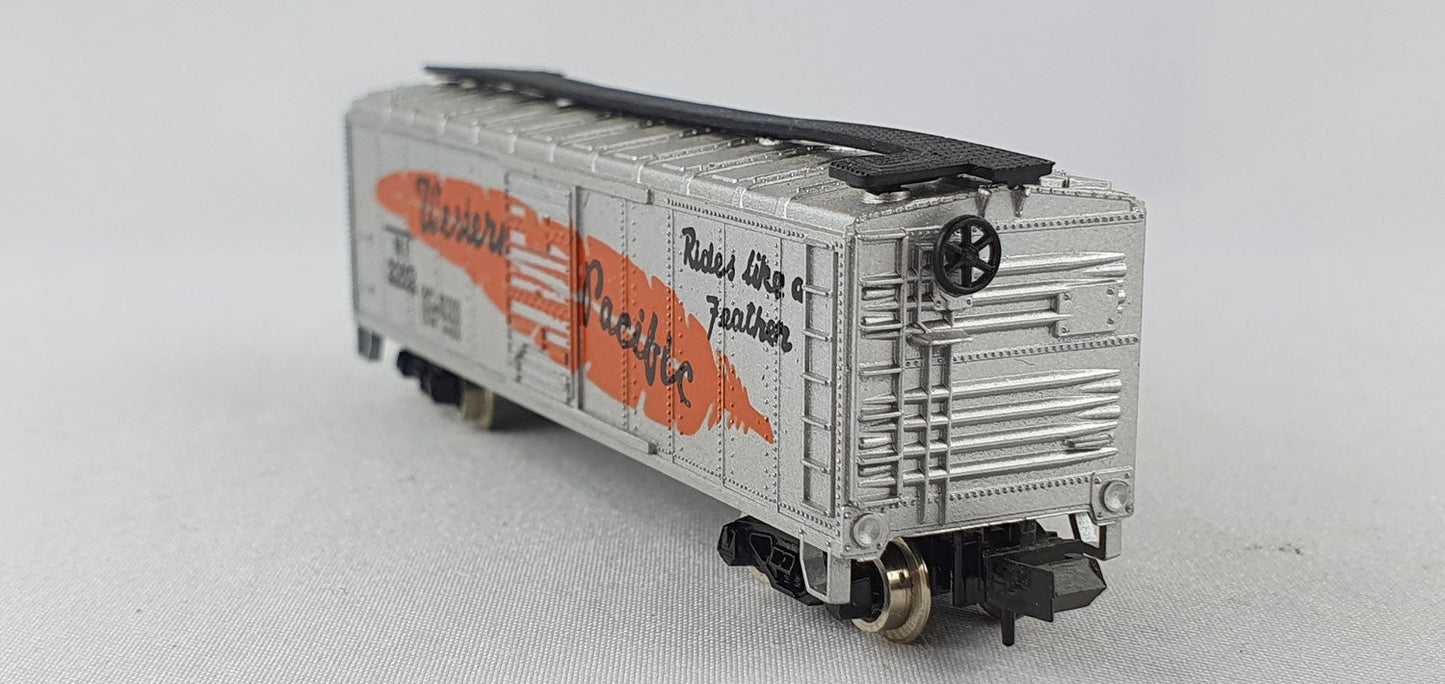 Model Power  WP Box Car (DG588)