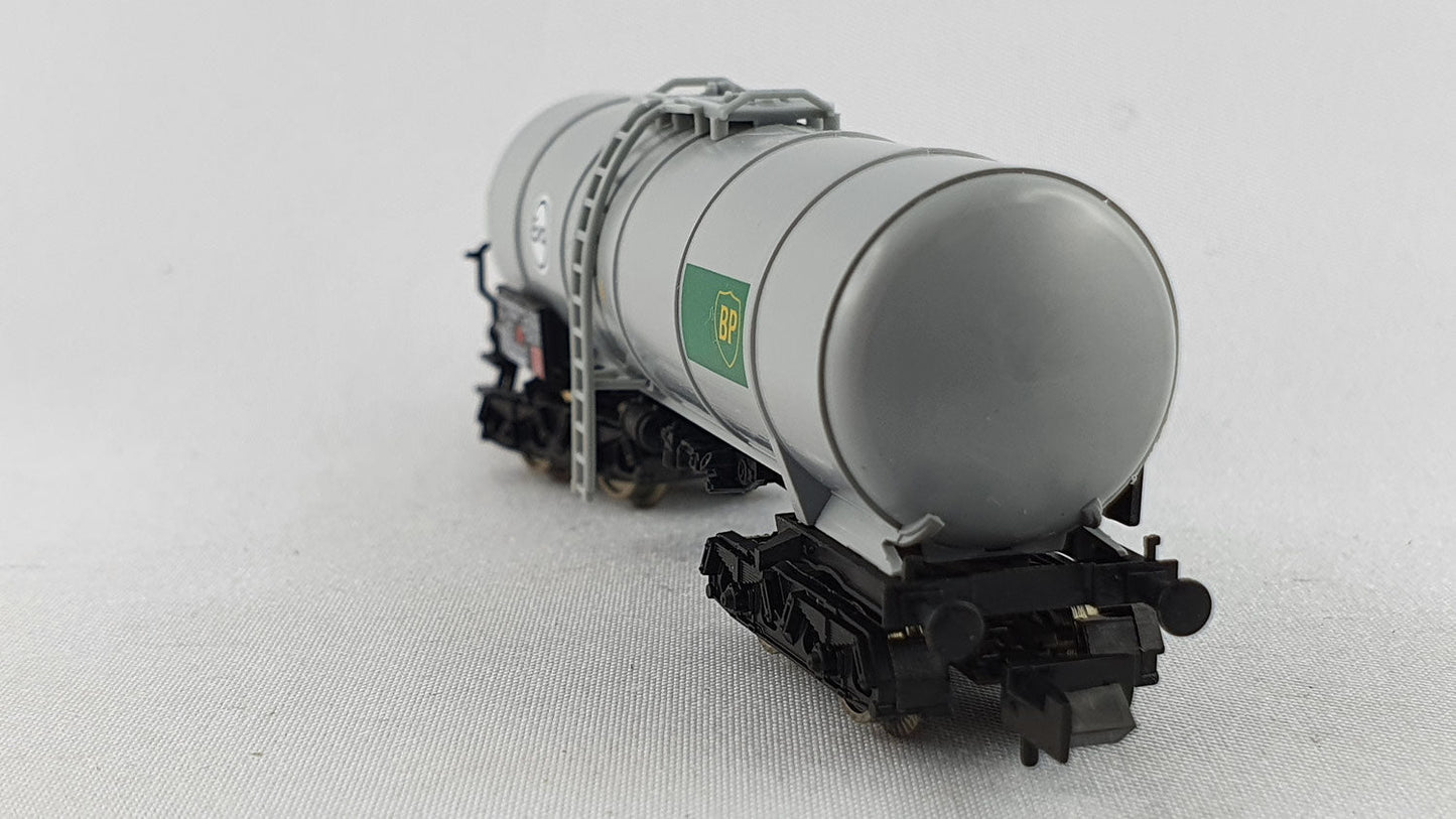 Fleischmann 8482 DB wagon-citerne 4 essieux avec plate-forme de serre-frein "EVA / BP" orig. 