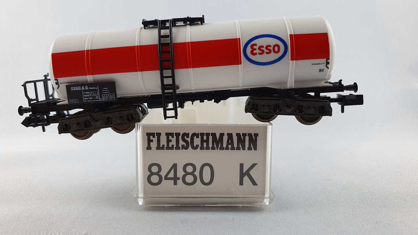Fleischmann 8480 DB Kesselwagen 4-achsig mit Bremserbühne "ESSO" OVP (DG251)