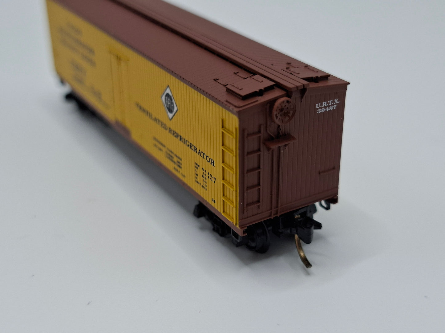 Micro Trains 47320 URTX Kühlwagen Holz OVP (E US85)
