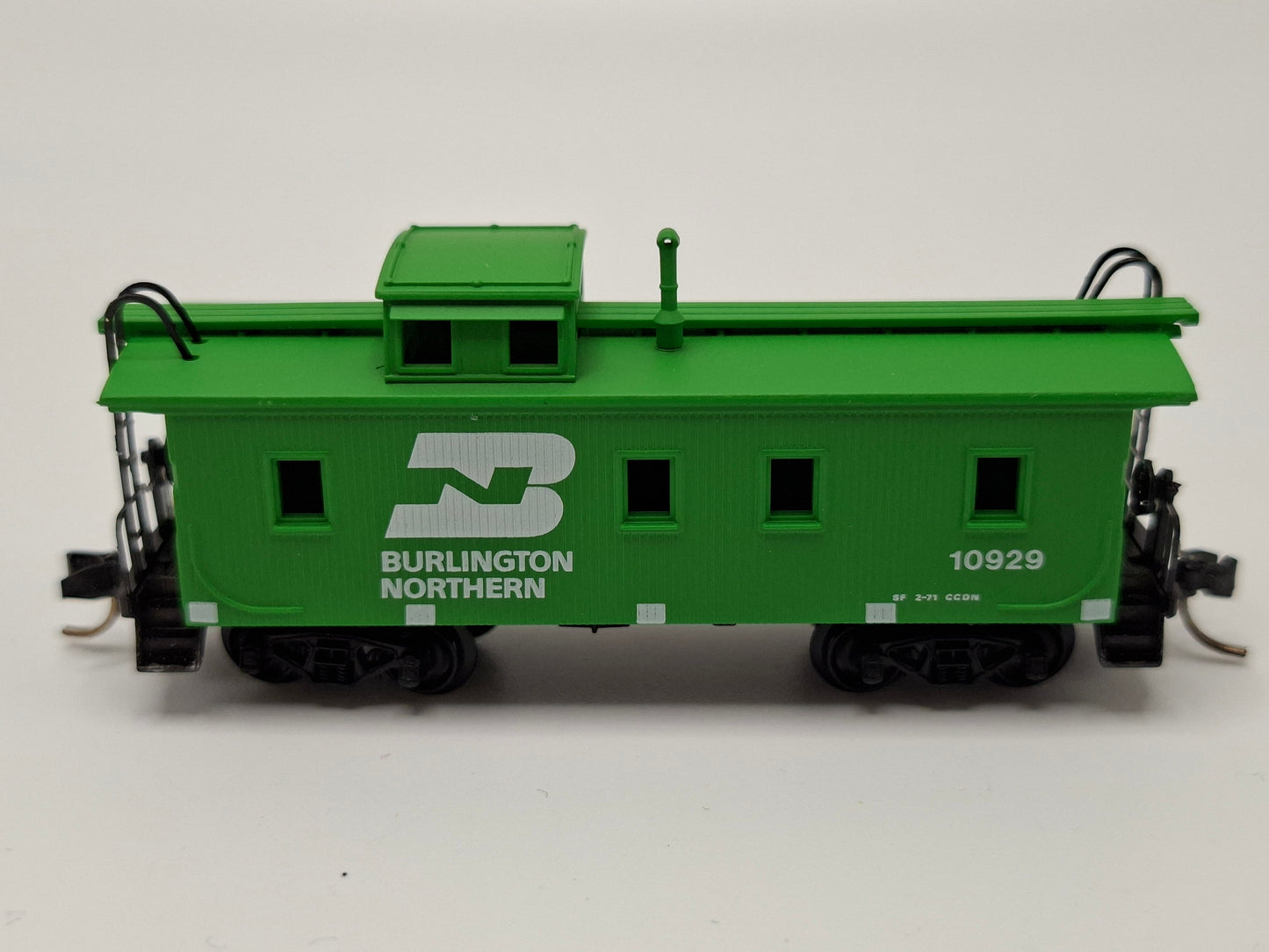 Micro Trains 50050 BN Caboose OVP (E US23)