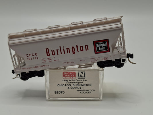 Micro Trains 92070 CB&Q gedeckter Güterwagen OVP (E US67)