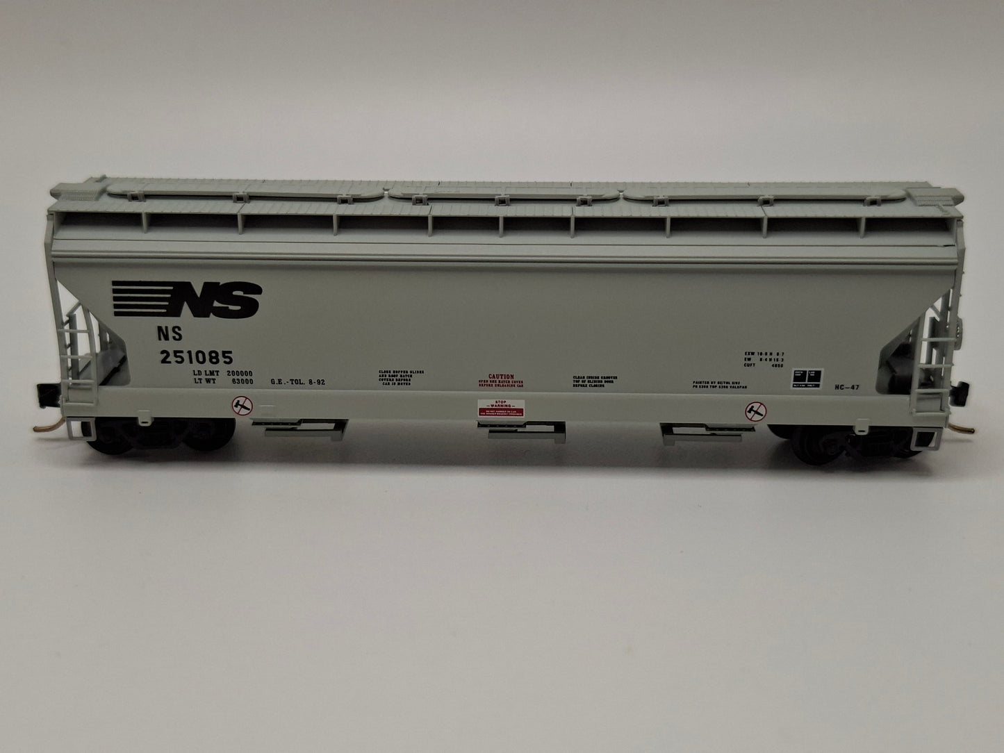 Micro Trains 94030 NS gedeckter Schüttgutwagen OVP (E US181)