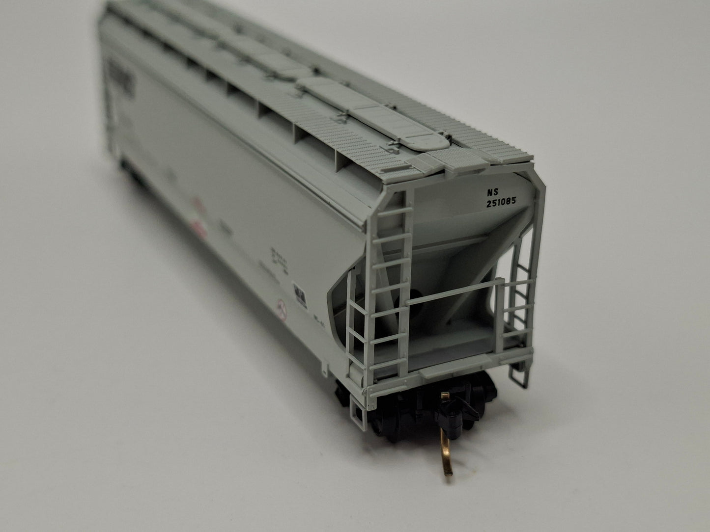 Micro Trains 94030 NS gedeckter Schüttgutwagen OVP (E US181)