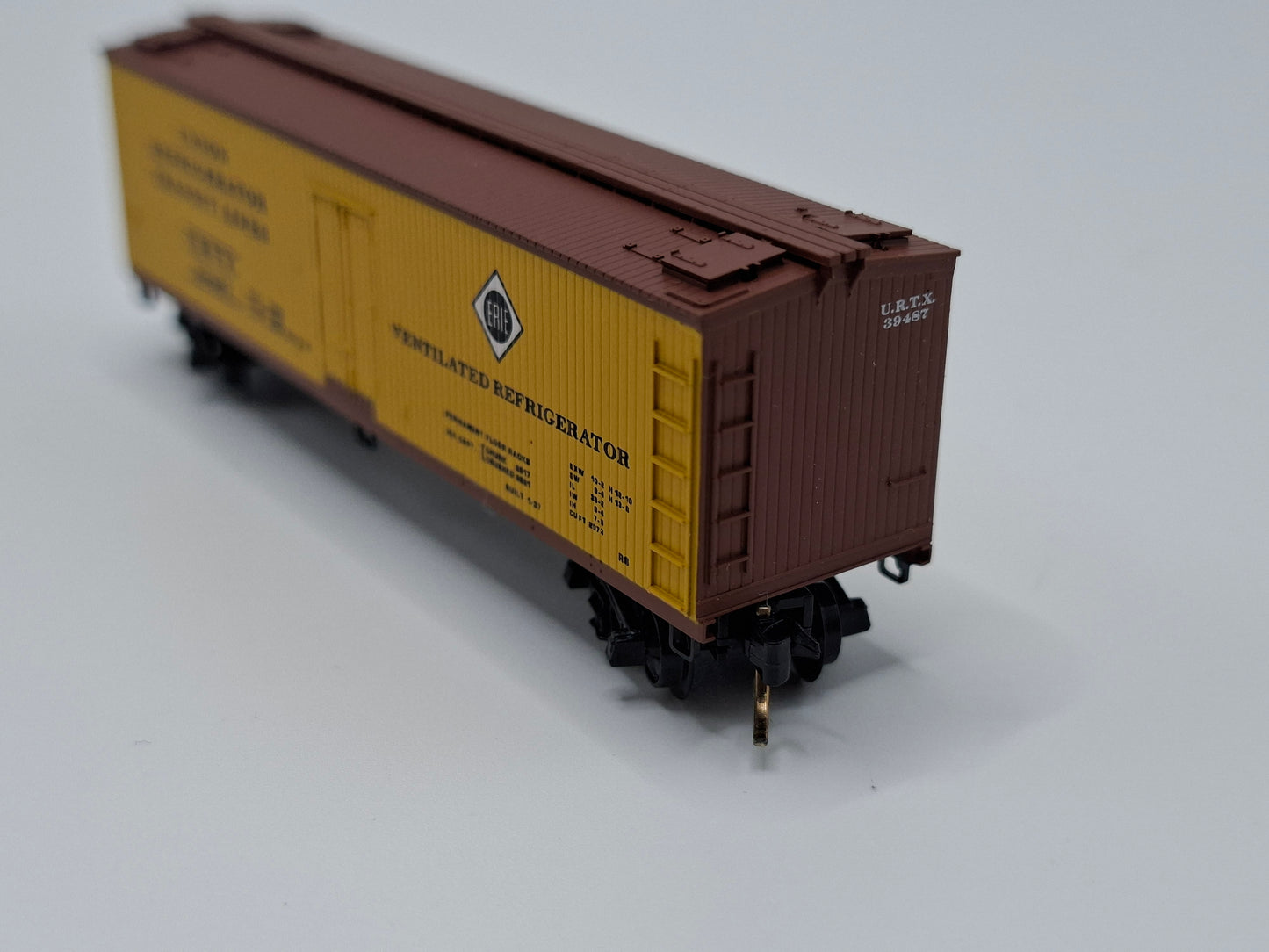 Micro Trains 47320 URTX Kühlwagen Holz OVP (E US85)