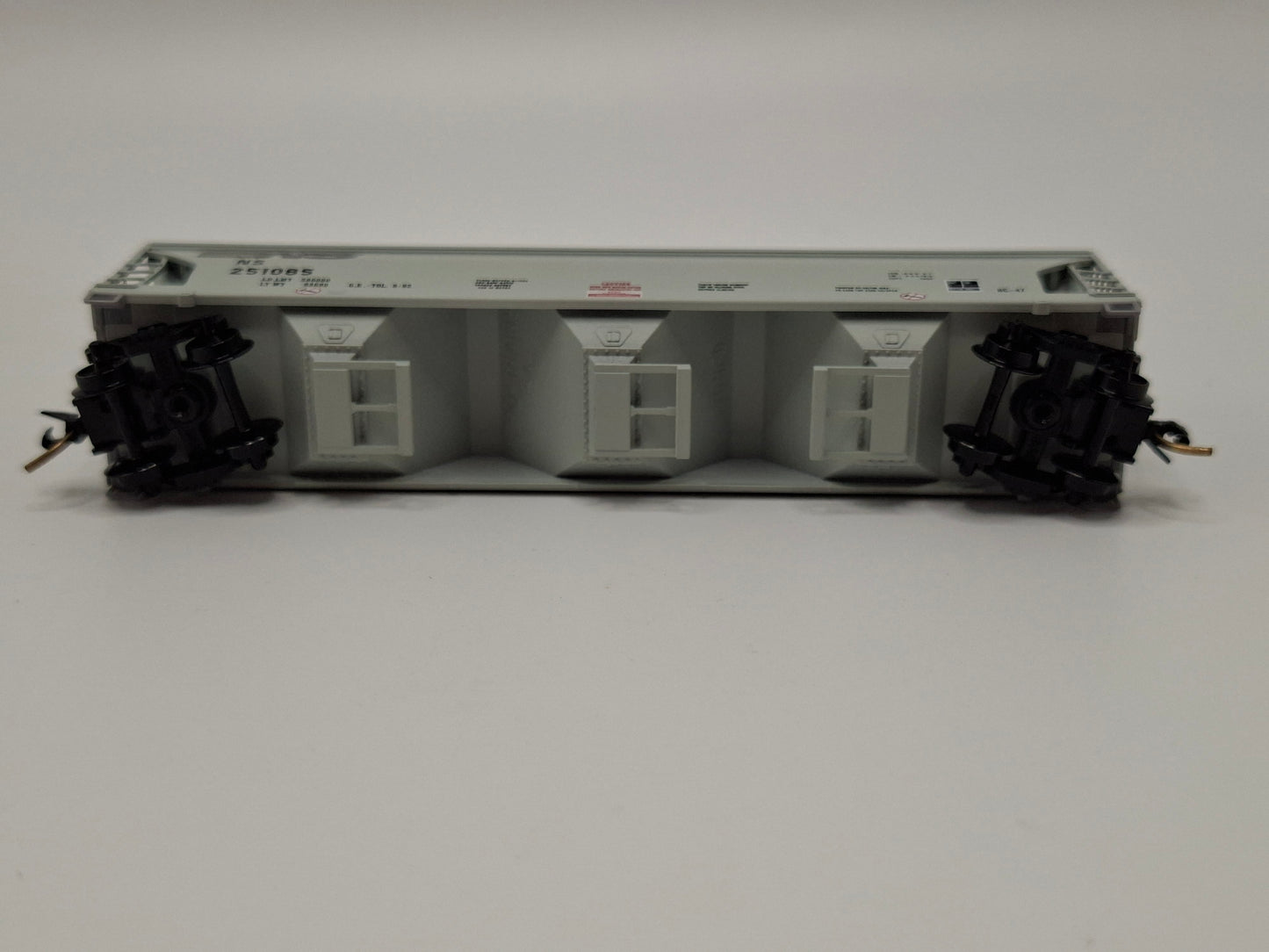 Micro Trains 94030 NS gedeckter Schüttgutwagen OVP (E US181)