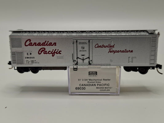 Micro Trains 69030 CP Kühlwagen Stahl 51 Fuss OVP (E US48)